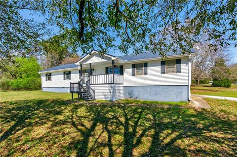 Homes For Sale - 5 Hearthstone Drive<br/> Stockbridge, GA 30281