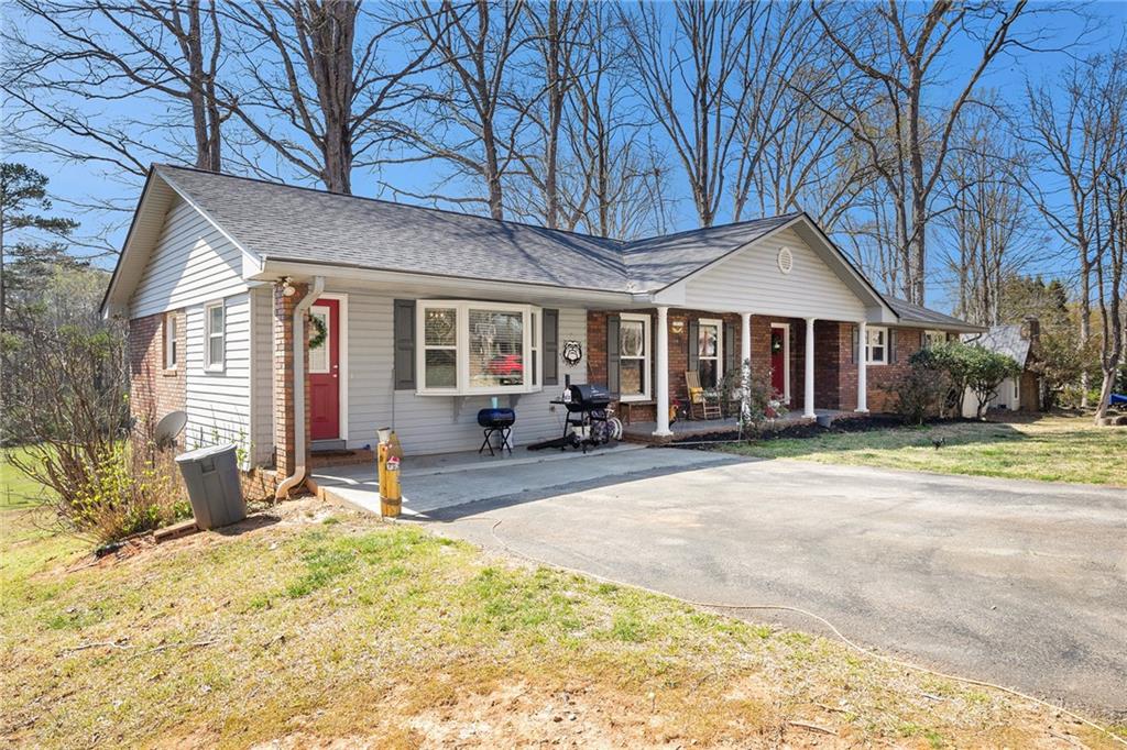 281 Ridgeway Circle, Cornelia, Georgia image 2