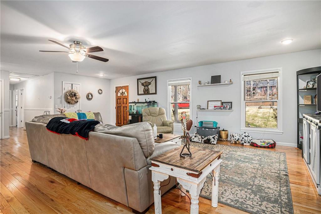 281 Ridgeway Circle, Cornelia, Georgia image 4