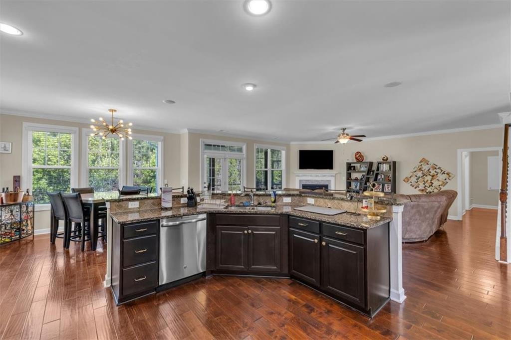 1043 Kingswood Drive, Richmond Hill, Georgia image 9
