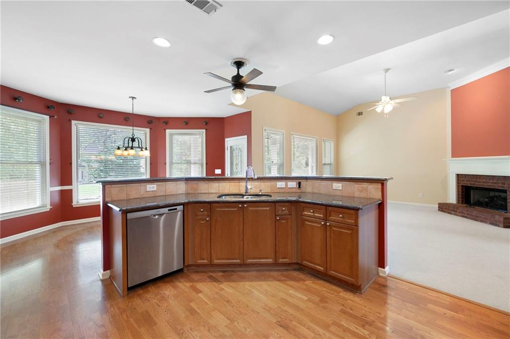 4955 Kingsbridge Court, Powder Springs, Georgia image 11
