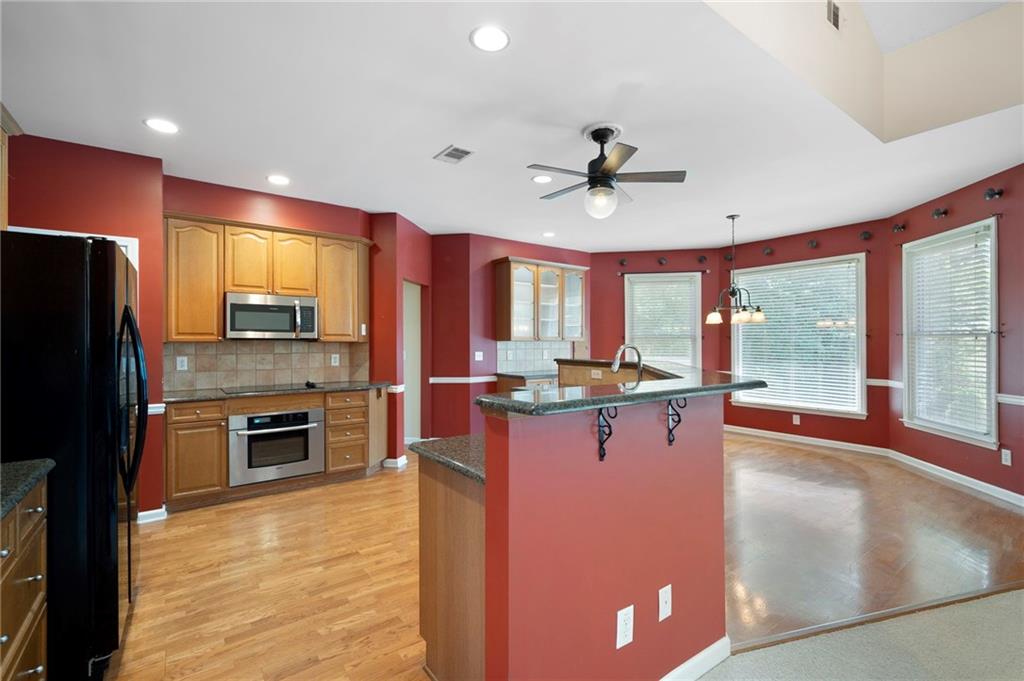 4955 Kingsbridge Court, Powder Springs, Georgia image 10