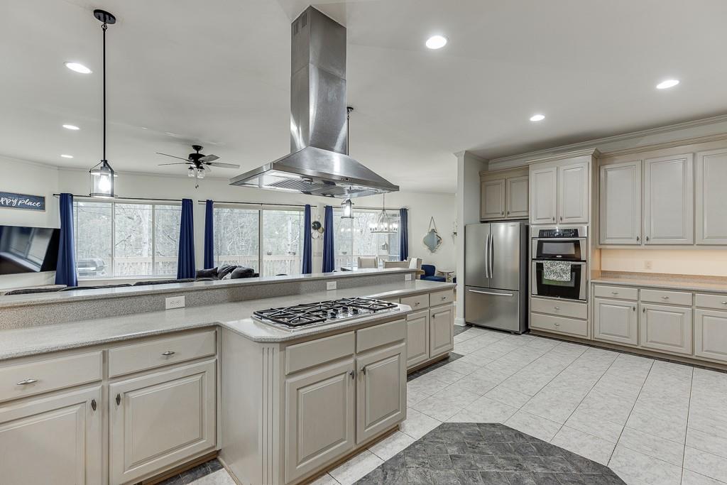 5995 Lanier Heights Circle, Buford, Georgia image 14