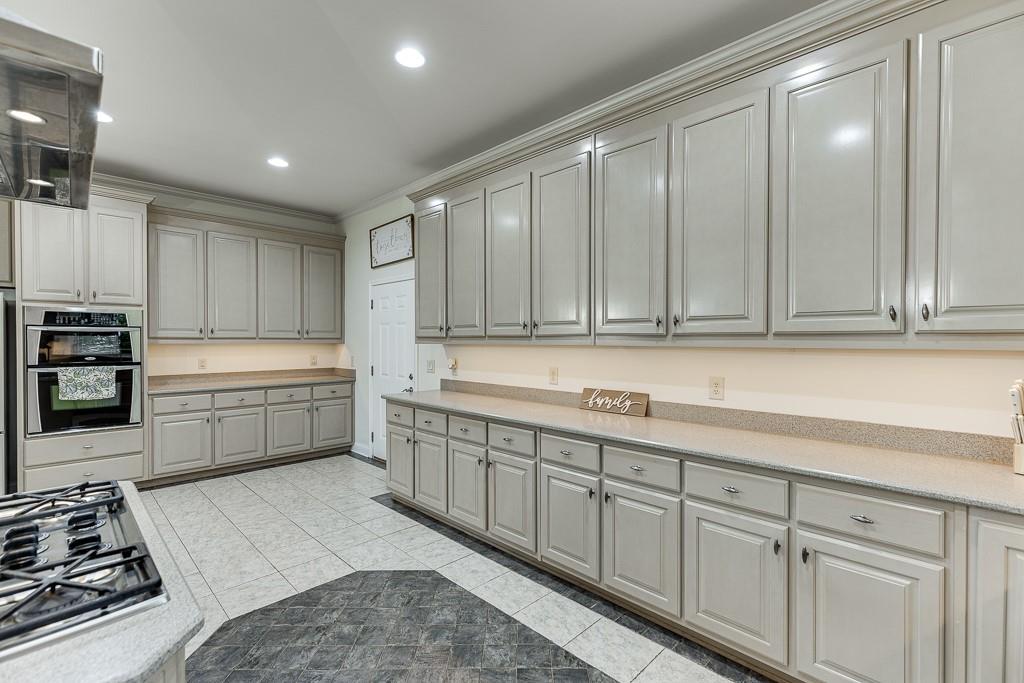 5995 Lanier Heights Circle, Buford, Georgia image 15