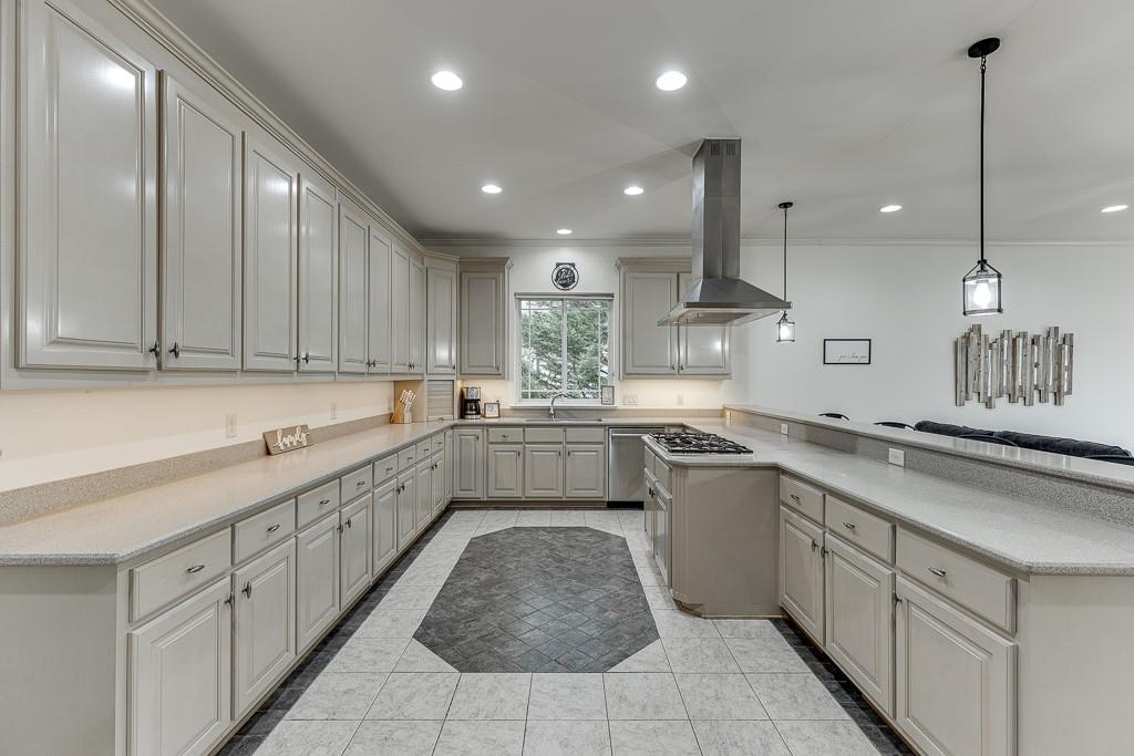5995 Lanier Heights Circle, Buford, Georgia image 12