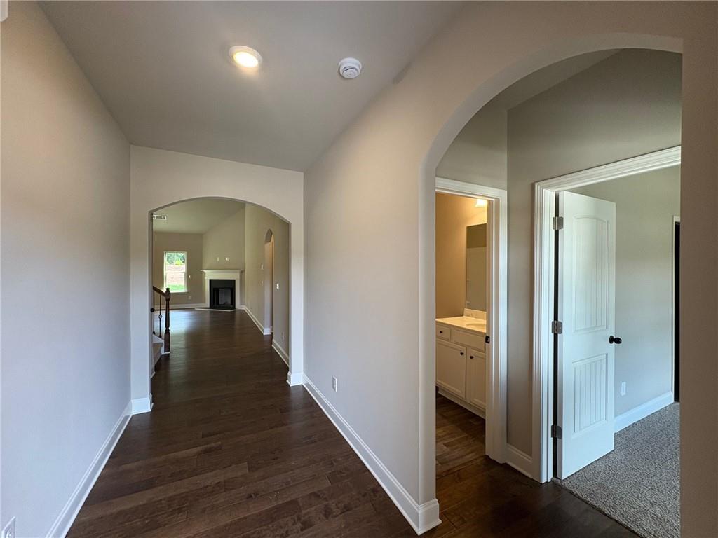 946 Lakeview Oaks Court