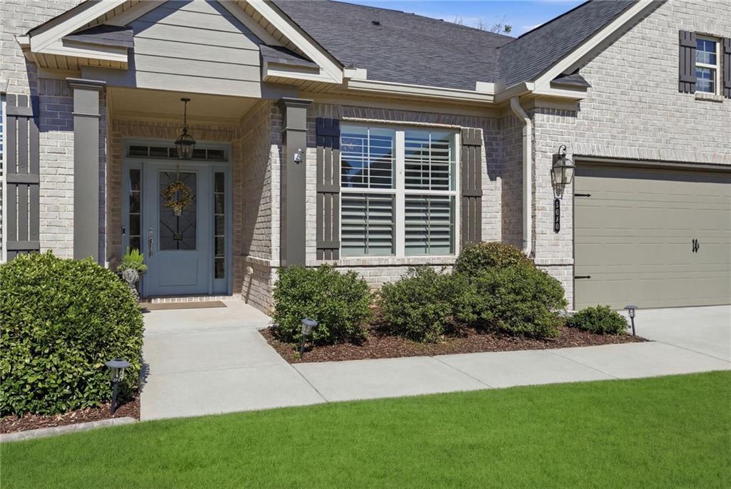 5040 Mirror Lake Drive