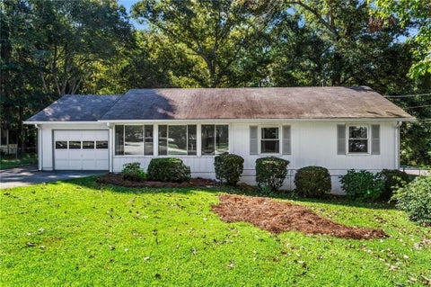 Homes For Sale - 145 Carriage Circle<br/> Stockbridge, GA 30281