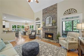 208 N Ridgeview Court