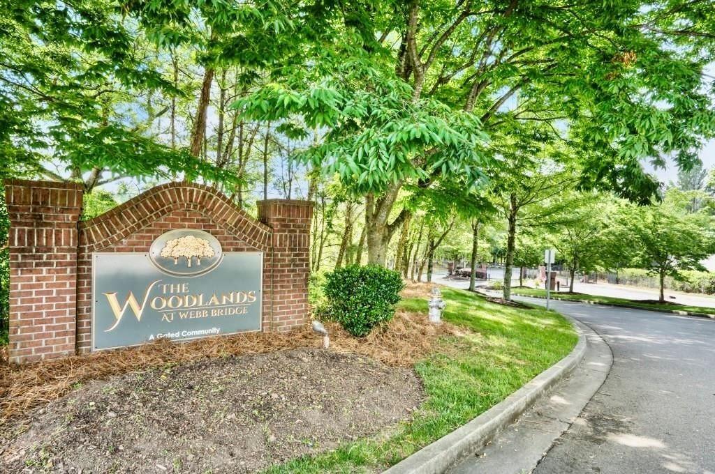 5104 Woodland Lane