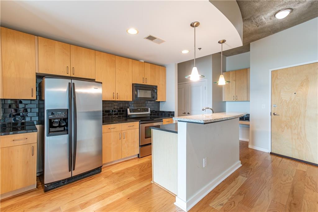 361 17TH Street 1516