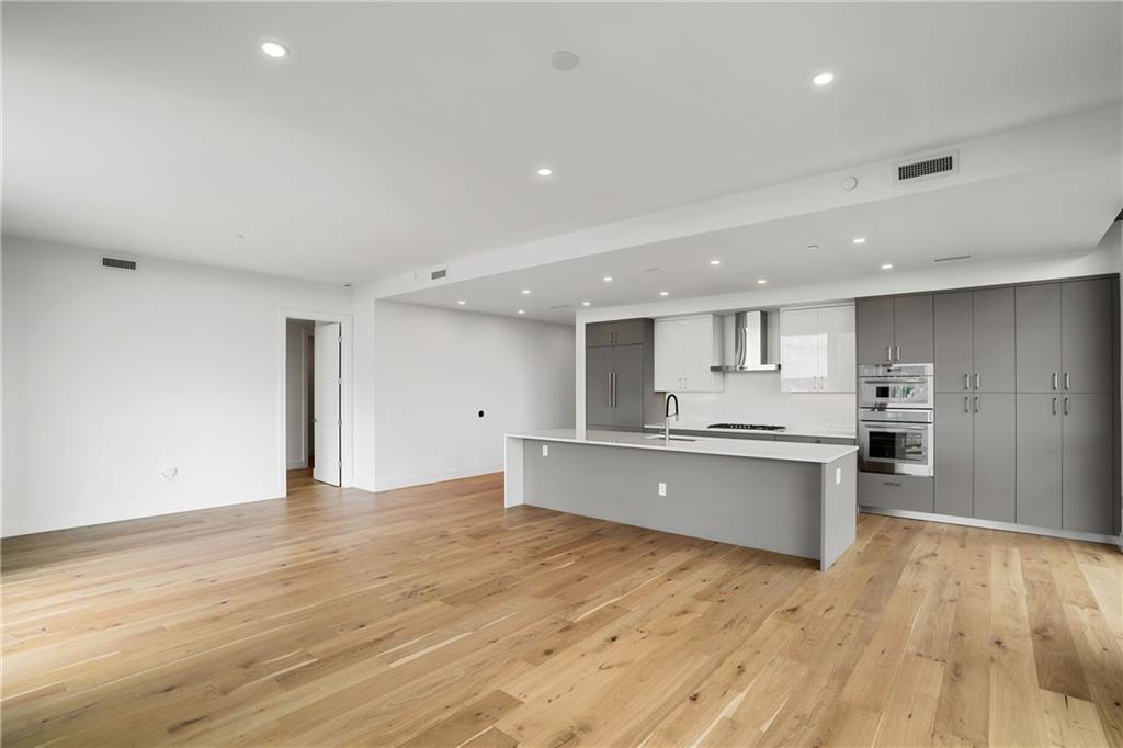 2425 Peachtree Road NE 1409