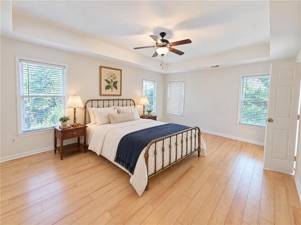 1860 Oak Tree Hollow
