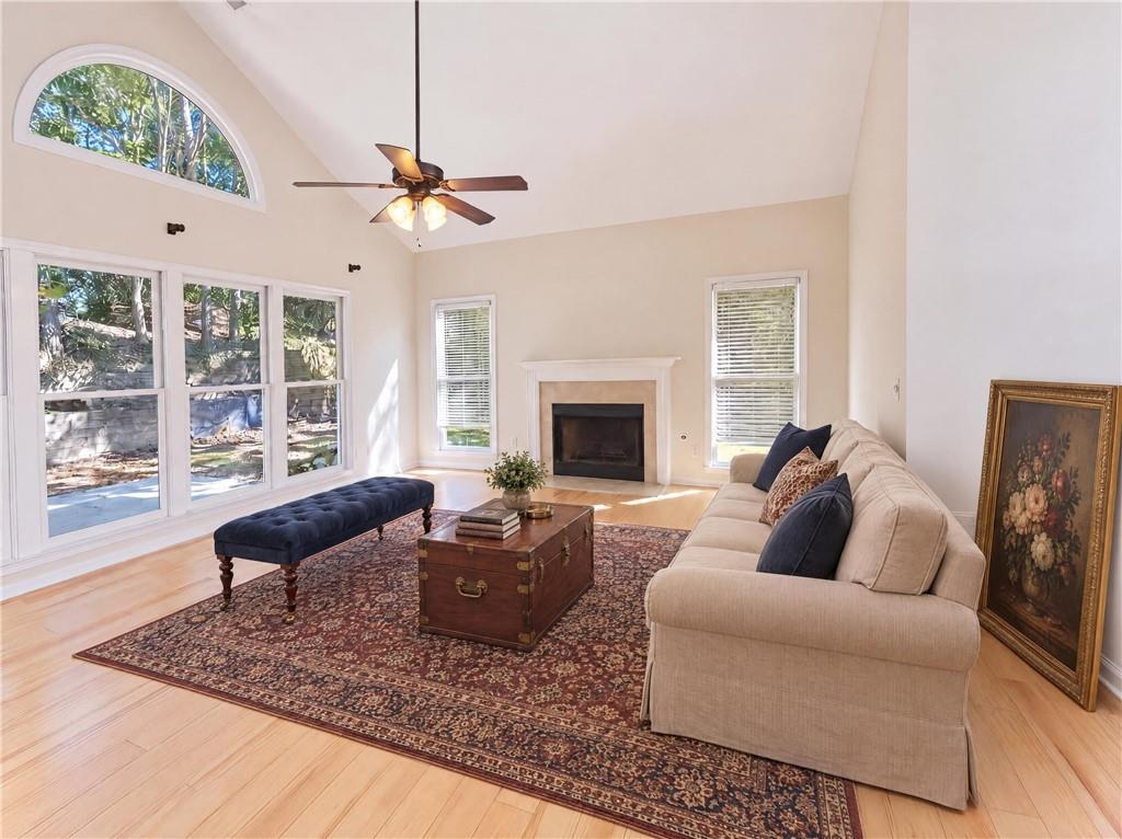 1860 Oak Tree Hollow