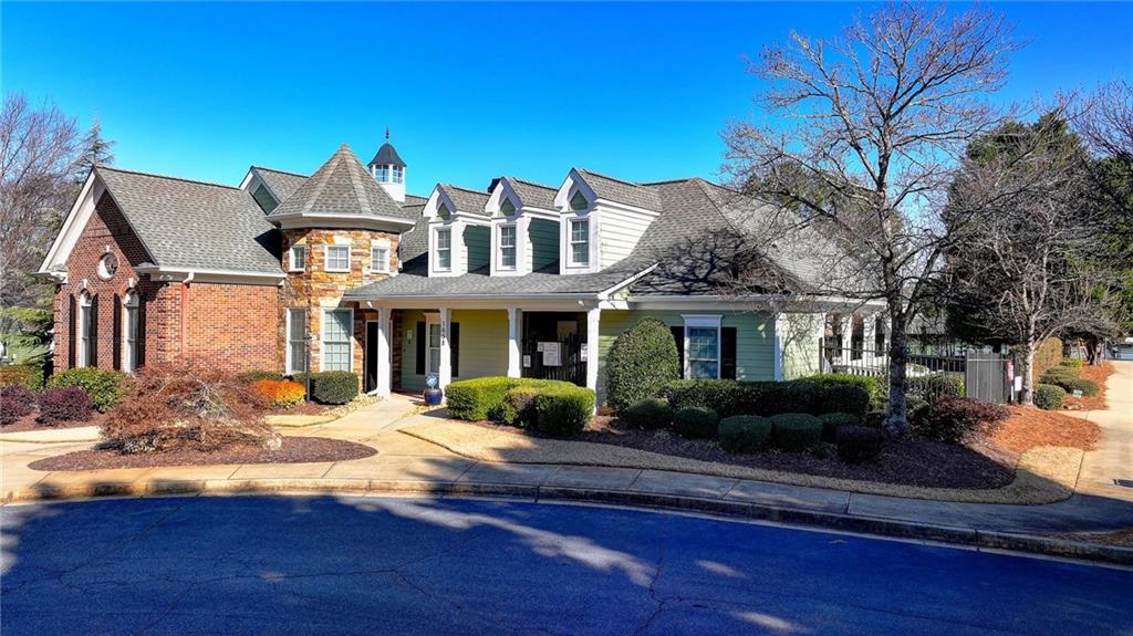 St.Charles Square - Residential