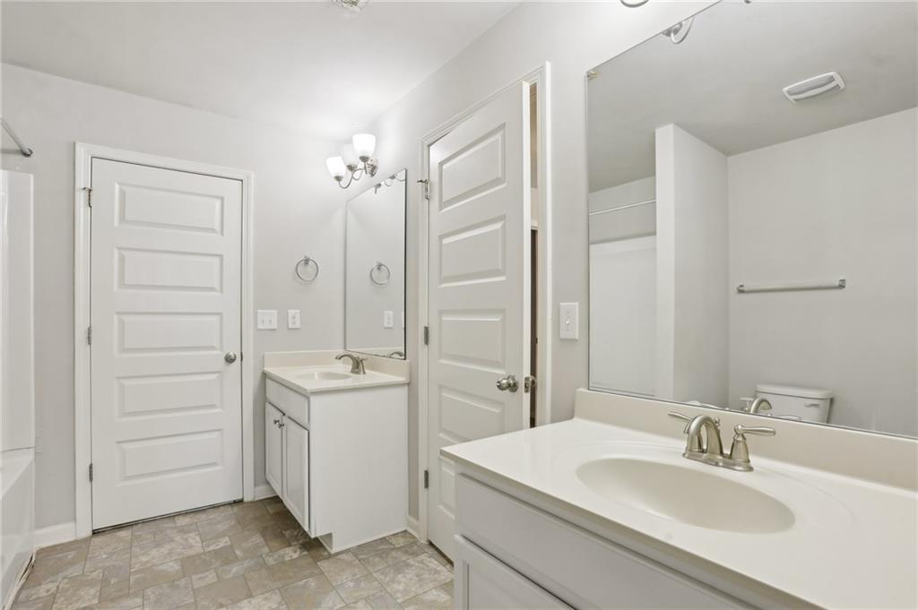811 Holly Mist Court, Loganville, Georgia image 29