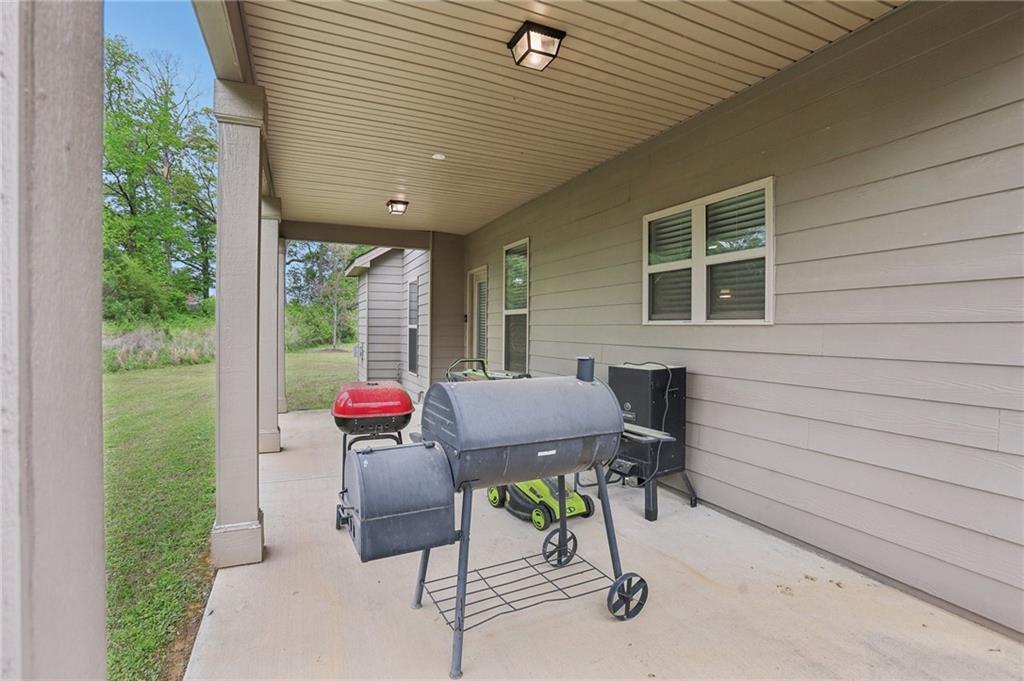 811 Holly Mist Court, Loganville, Georgia image 36