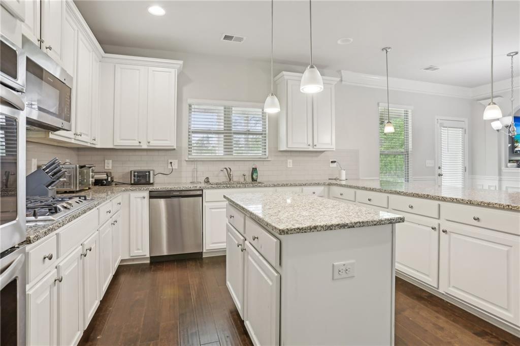811 Holly Mist Court, Loganville, Georgia image 12
