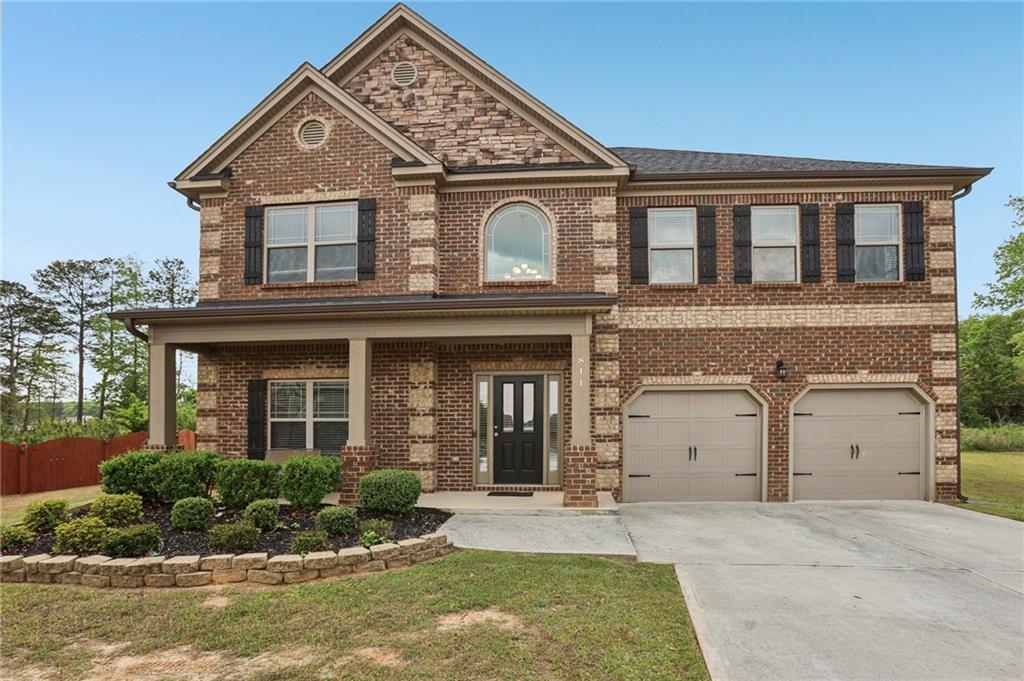 811 Holly Mist Court, Loganville, Georgia image 2