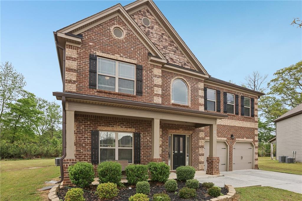 811 Holly Mist Court, Loganville, Georgia image 3