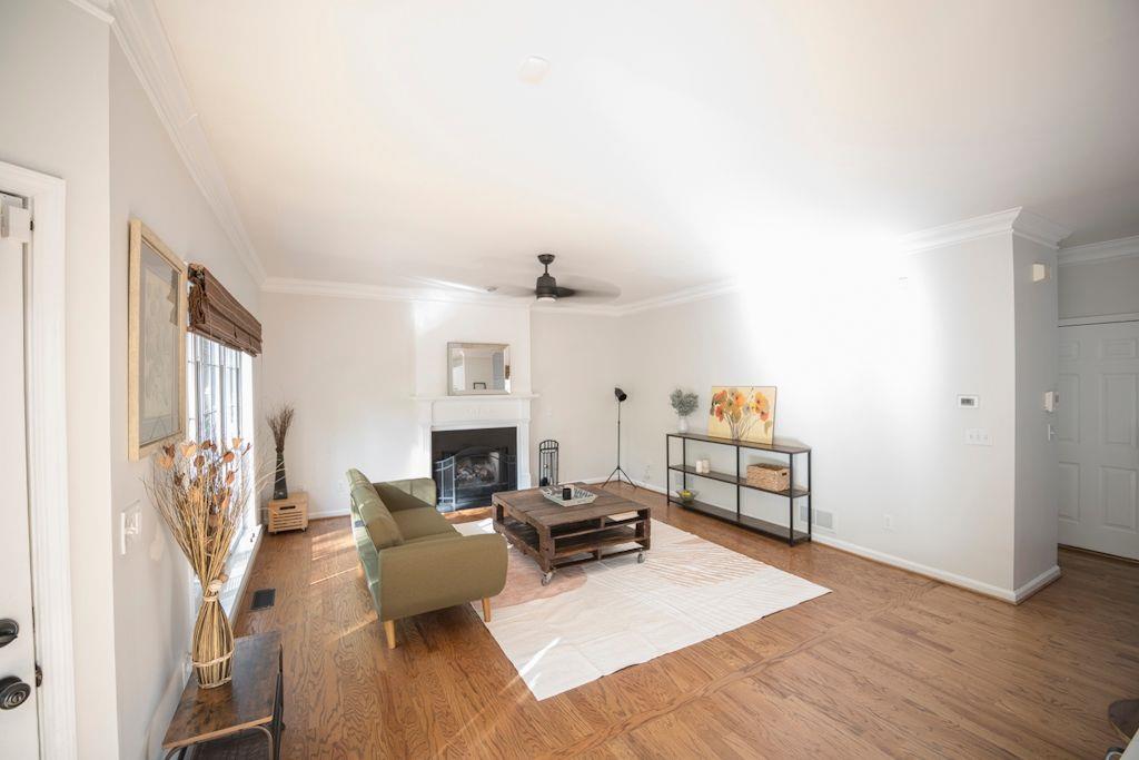 2019 Chelton Way, Smyrna, Georgia image 4