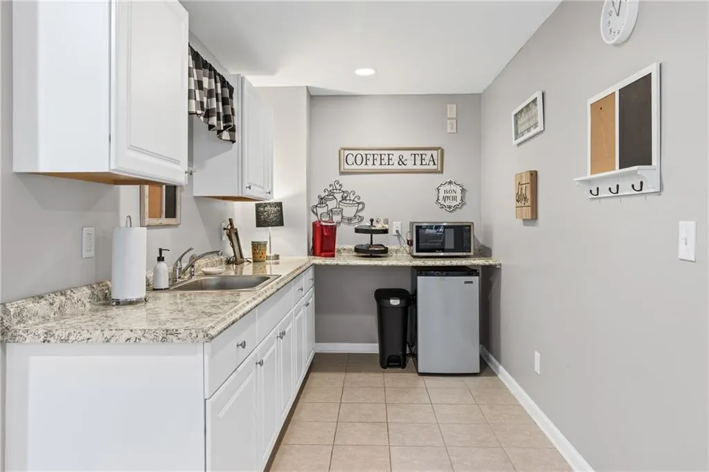 Marietta, Georgia 30062, United States, 5 Bedrooms Bedrooms, ,4 BathroomsBathrooms,Residential,Active,91283