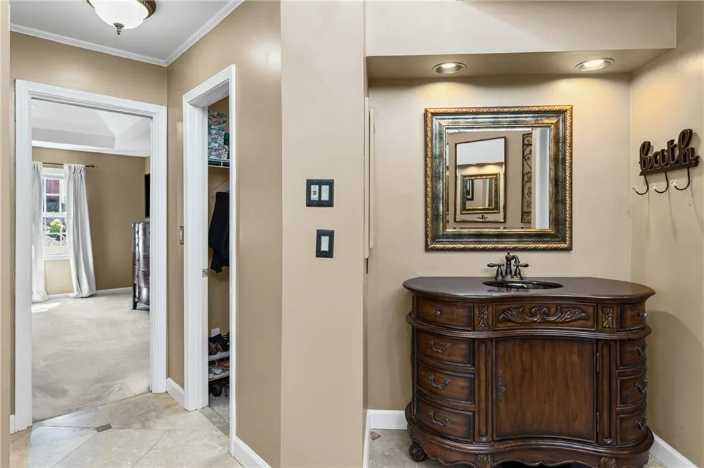 Marietta, Georgia 30062, United States, 5 Bedrooms Bedrooms, ,4 BathroomsBathrooms,Residential,Active,91283