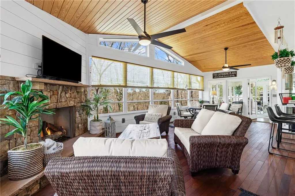 Marietta, Georgia 30062, United States, 5 Bedrooms Bedrooms, ,4 BathroomsBathrooms,Residential,Active,91283