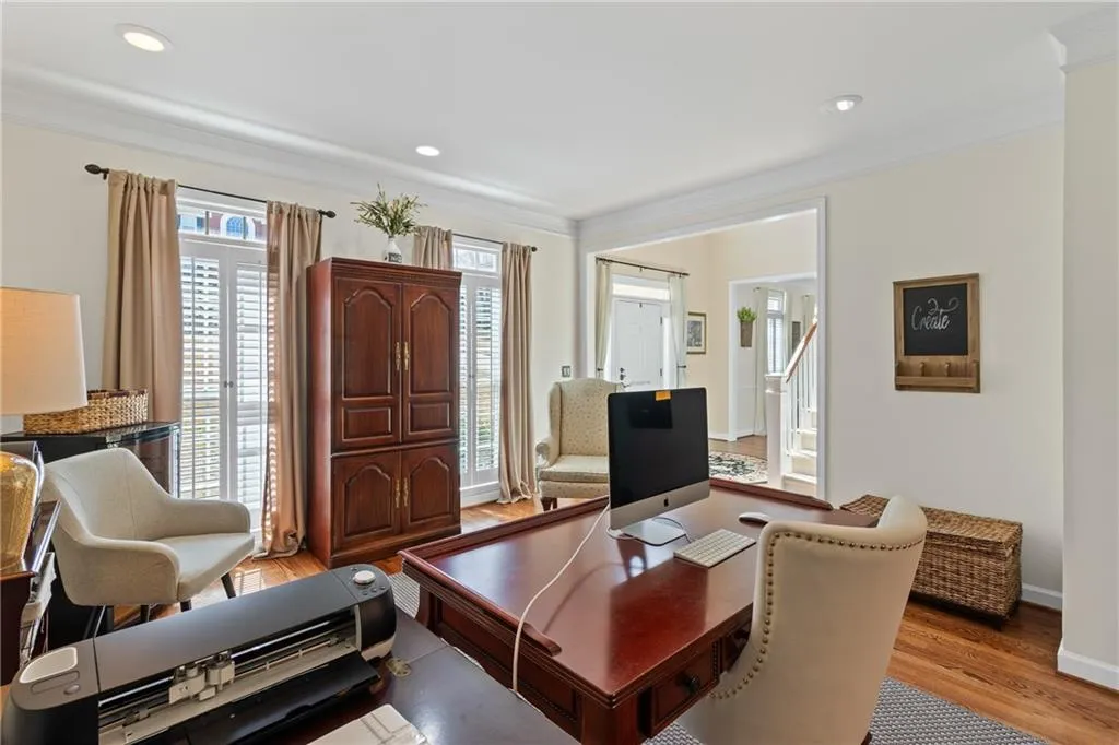 Marietta, Georgia 30062, United States, 5 Bedrooms Bedrooms, ,4 BathroomsBathrooms,Residential,Active,91283