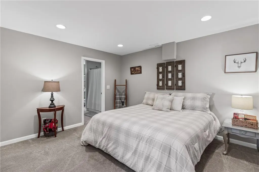 Marietta, Georgia 30062, United States, 5 Bedrooms Bedrooms, ,4 BathroomsBathrooms,Residential,Active,91283