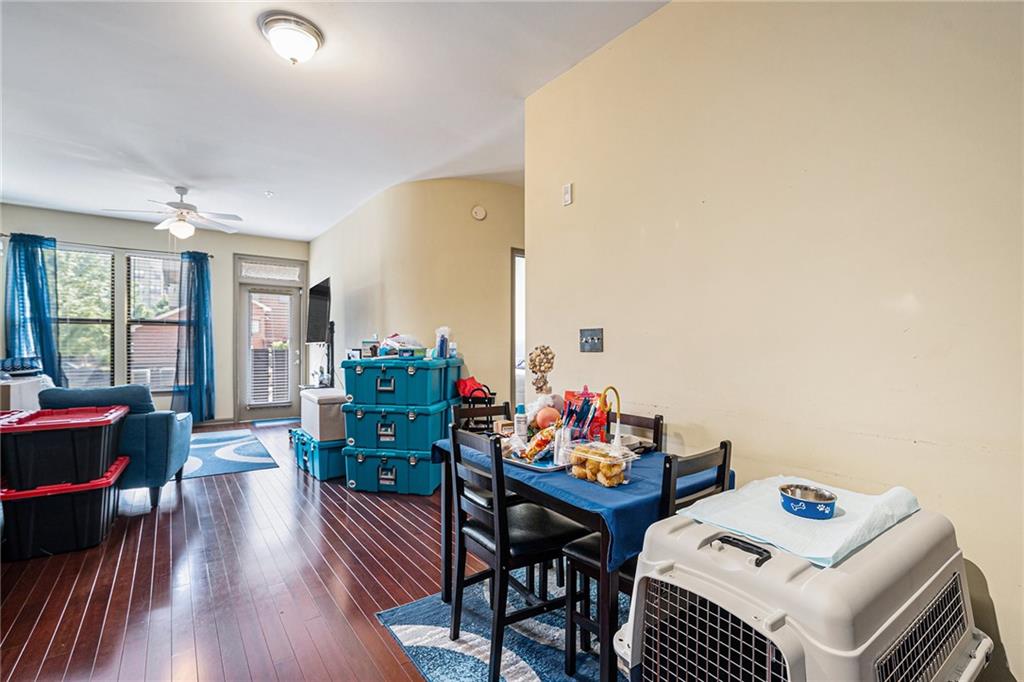 898 Oak Street SW 3104