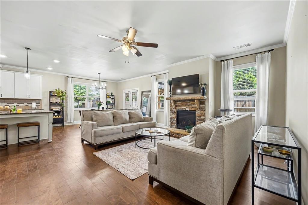 15 Eastcreek Court