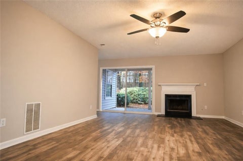 Condo For Rent - 6033 Coventry Circle<br/> Alpharetta, GA 30004
