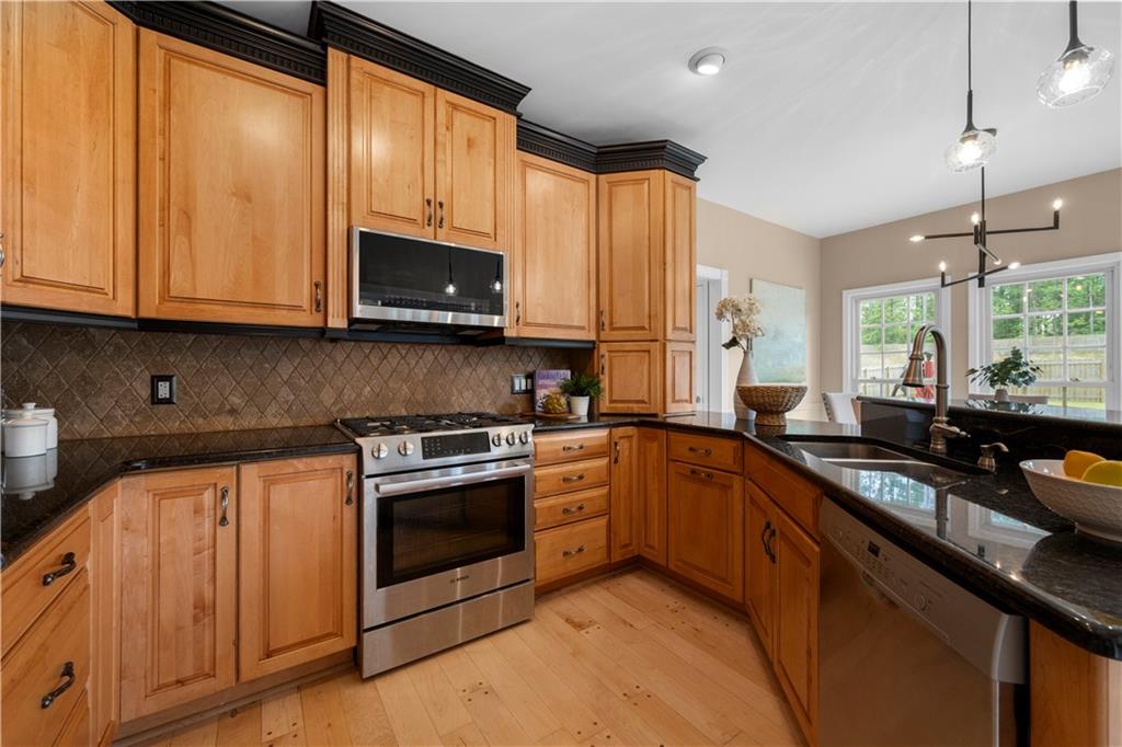 1130 Lochshyre Way, Lawrenceville, Georgia image 3