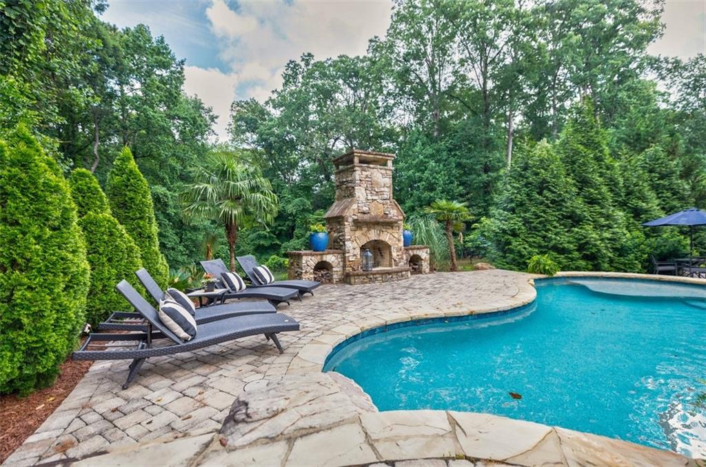 1822 Berkeley Oaks Lane NE