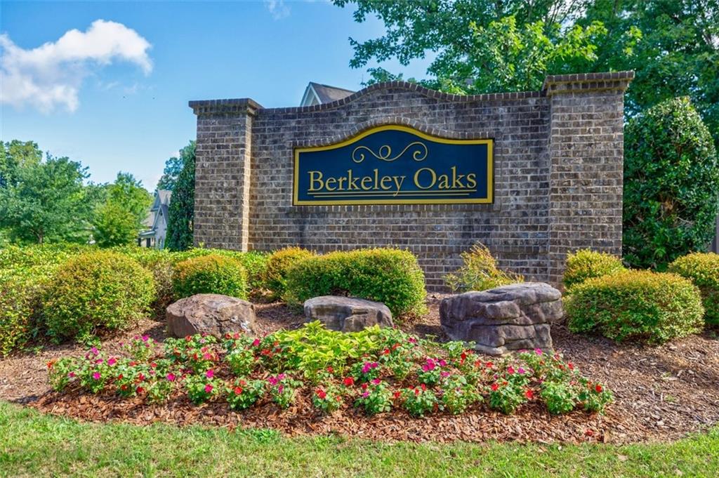 1822 Berkeley Oaks Lane NE