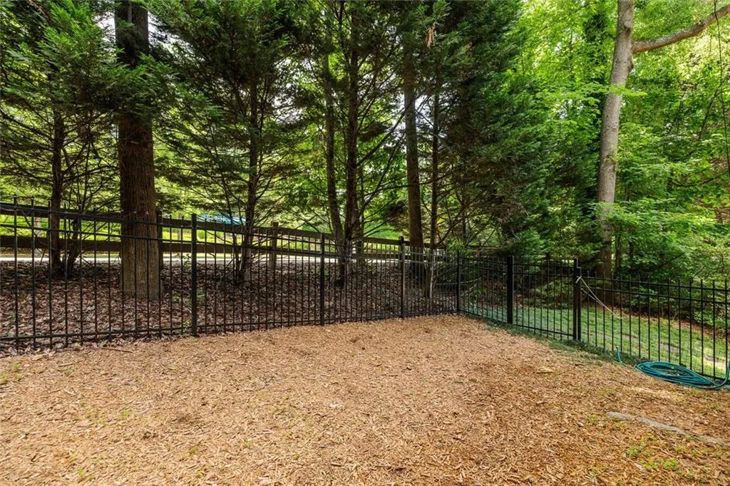 Sandy Springs, Georgia 30328, United States, 5 Bedrooms Bedrooms, ,6 BathroomsBathrooms,Residential,Pending,136063