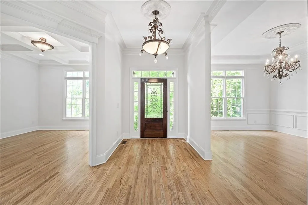 Sandy Springs, Georgia 30328, United States, 5 Bedrooms Bedrooms, ,6 BathroomsBathrooms,Residential,Pending,136063