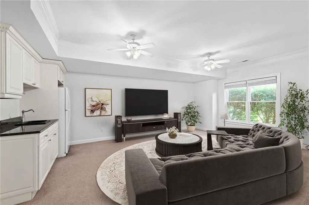 Sandy Springs, Georgia 30328, United States, 5 Bedrooms Bedrooms, ,6 BathroomsBathrooms,Residential,Pending,136063