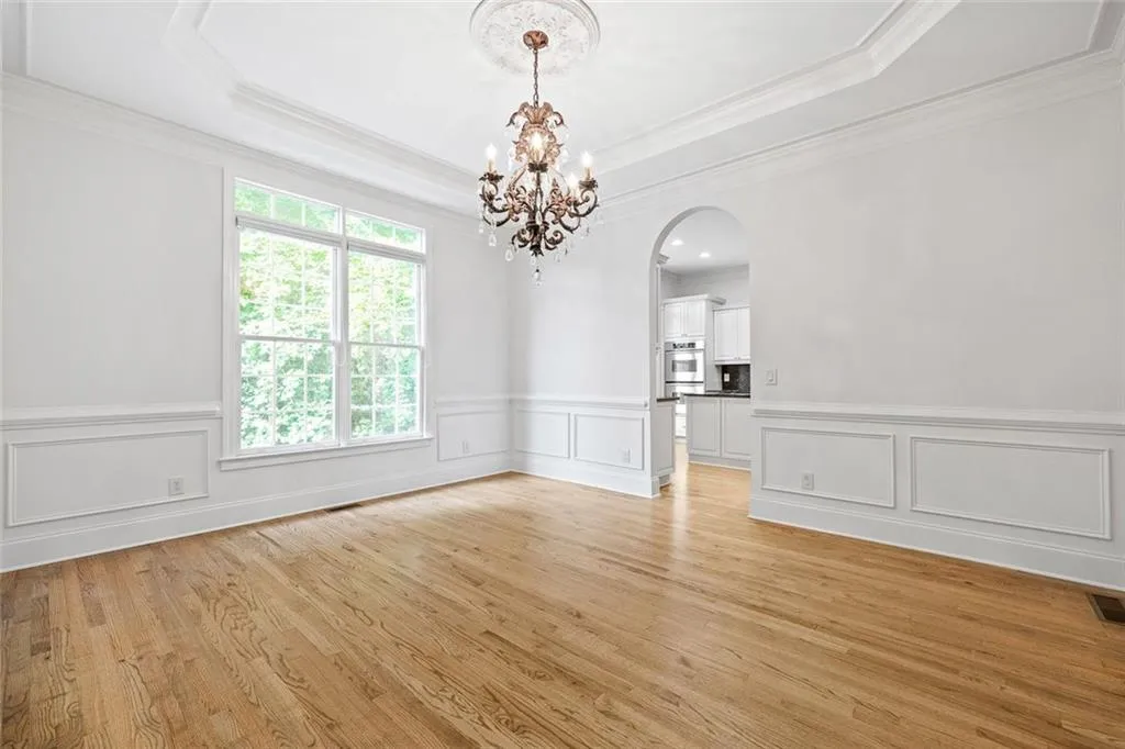 Sandy Springs, Georgia 30328, United States, 5 Bedrooms Bedrooms, ,6 BathroomsBathrooms,Residential,Pending,136063