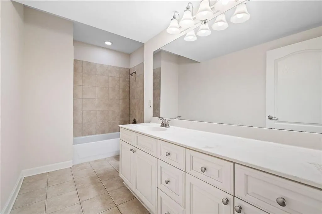 Sandy Springs, Georgia 30328, United States, 5 Bedrooms Bedrooms, ,6 BathroomsBathrooms,Residential,Pending,136063