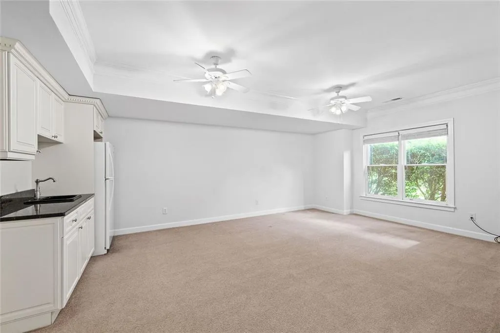 Sandy Springs, Georgia 30328, United States, 5 Bedrooms Bedrooms, ,6 BathroomsBathrooms,Residential,Pending,136063