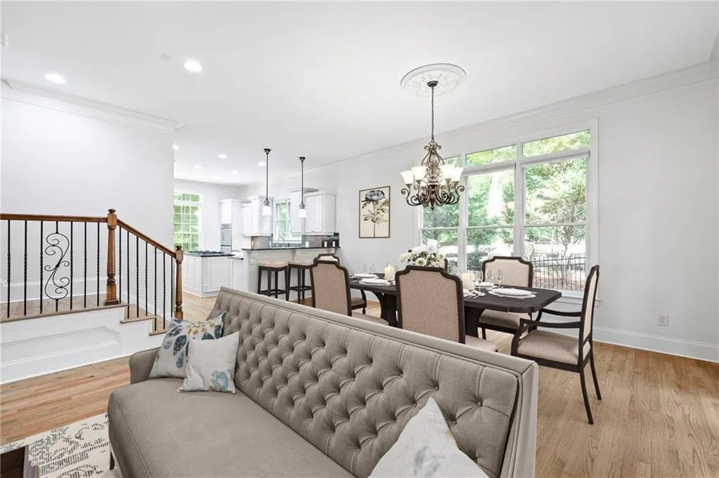 Sandy Springs, Georgia 30328, United States, 5 Bedrooms Bedrooms, ,6 BathroomsBathrooms,Residential,Pending,136063