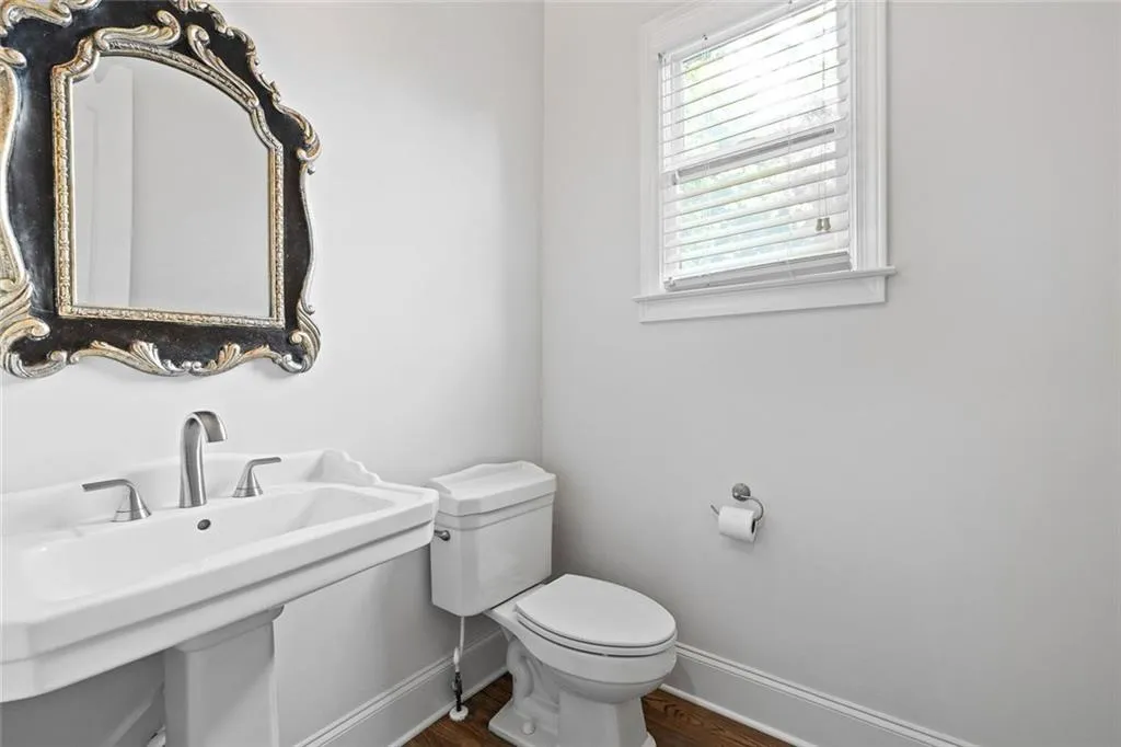 Sandy Springs, Georgia 30328, United States, 5 Bedrooms Bedrooms, ,6 BathroomsBathrooms,Residential,Pending,136063