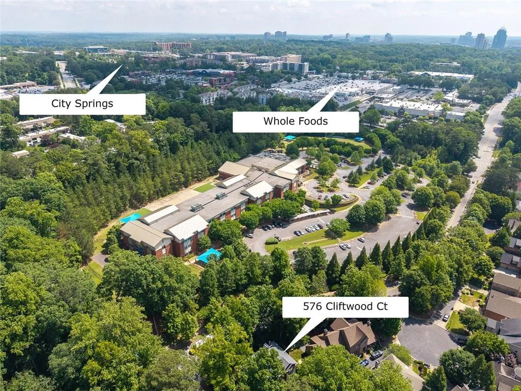 Sandy Springs, Georgia 30328, United States, 5 Bedrooms Bedrooms, ,6 BathroomsBathrooms,Residential,Pending,136063