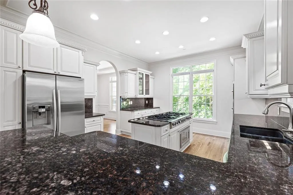 Sandy Springs, Georgia 30328, United States, 5 Bedrooms Bedrooms, ,6 BathroomsBathrooms,Residential,Pending,136063