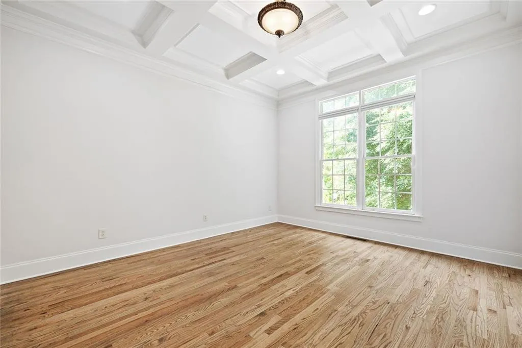 Sandy Springs, Georgia 30328, United States, 5 Bedrooms Bedrooms, ,6 BathroomsBathrooms,Residential,Pending,136063