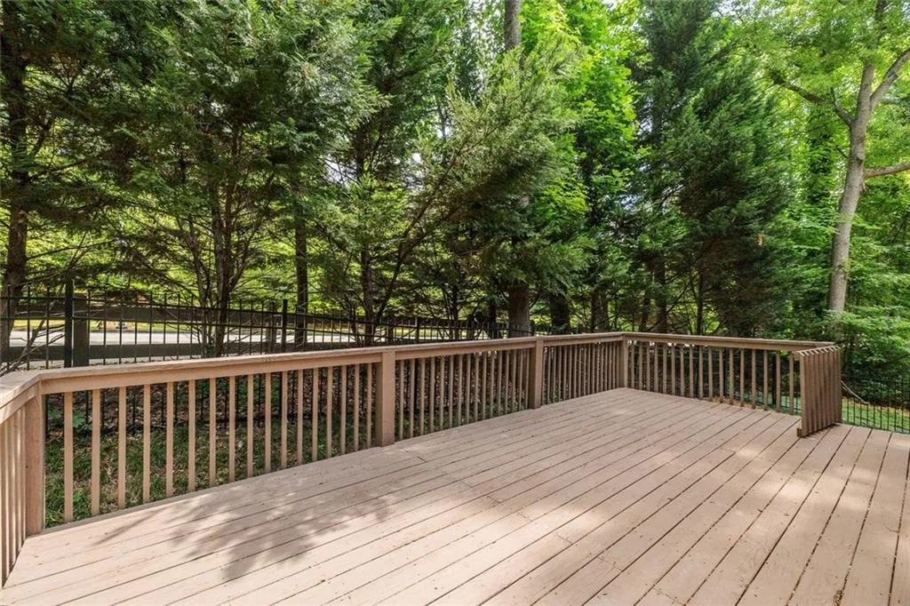 Sandy Springs, Georgia 30328, United States, 5 Bedrooms Bedrooms, ,6 BathroomsBathrooms,Residential,Pending,136063