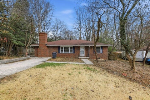 Homes For Sale - 124 Larose Circle<br/> Marietta, GA 30060
