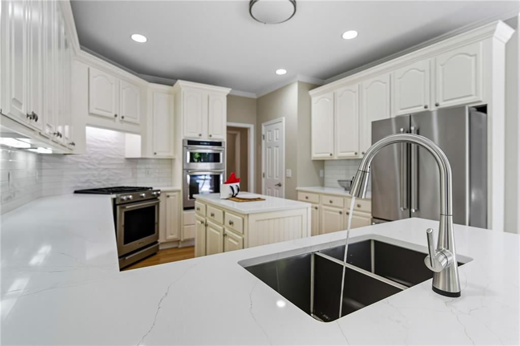 na- 9.99 acres - Residential